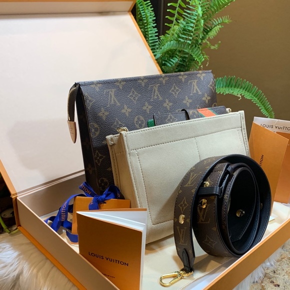 Check out my avail listing in my closet - Picture 9 of 13